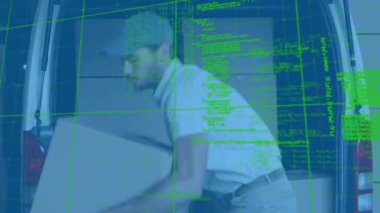 Beyaz kuryeyle ilgili veri işleme minibüsündeki teslimat kutularını kaldırıyor. lojistik ve ulaşım sektörü kavramı