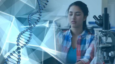 Kadın bilim adamları üzerinde dönen DNA iplikçiklerinin animasyonu. Bilim ve araştırma konsepti dijital olarak oluşturulmuş video.