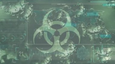 Biyolojik tehlike sembolü ve veri işleme ile dijital arayüze karşı yüzen covid-19 hücreleri. Coronavirus covid-19 salgın konsepti