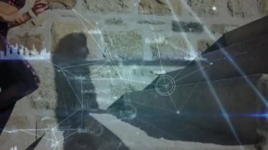 Merdivenlerden çıkan melez çiftlerin düşük seviyeli bağlantılarına karşı. Spor, spor ve teknoloji konsepti