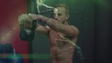 Animasyon DNA 'sı kas yapan adamın üzerinde. spor ve yarışma konsepti dijital olarak oluşturulmuş video.
