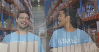 Depoda çalışan güler yüzlü gönüllülerin istatistik ve veri işleme animasyonları. küresel veri işleme, gönderme, dağıtım ve bağlantılar konsepti dijital olarak oluşturulmuş video.