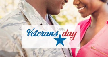 Mutlu gaziler günü animasyonu, erkek askerin karısını kucaklaması üzerine yazılmış bir metin. Asker, dijital olarak üretilen video konseptine dönüyor..