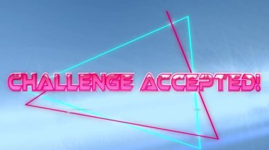 Neon üçgenler üzerinden kabul edilen metni mavi arkaplandaki ışık noktalarıyla karşılaştır. Video oyunu arayüzü ve teknoloji kavramı