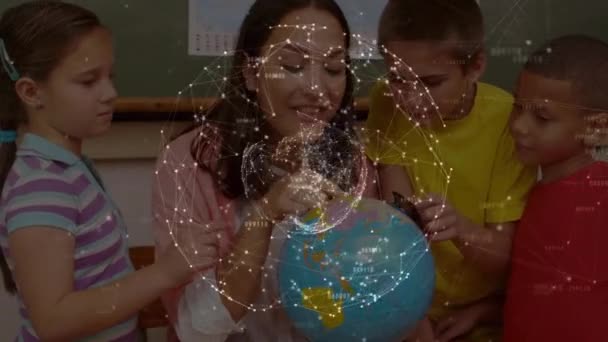 Globe Network Connections Caucasian Female Teacher Teaching Geography Students Concept — Video