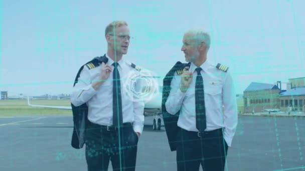 Abstrakcyjny Kształt Przetwarzanie Danych Przez Dwóch Białych Pilotów Mówiących Podczas — Wideo stockowe