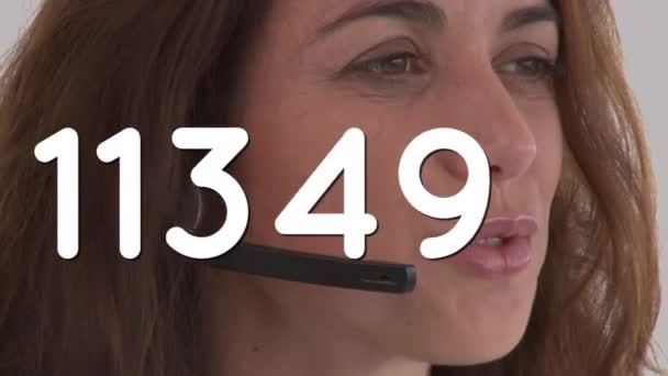 Animação Mudar Números Sobre Mulher Usando Fone Ouvido Conceito Global — Vídeo de Stock