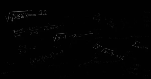 Imagen Múltiples Fórmulas Matemáticas Sobre Fondo Negro Ciencia Resolución Problemas —  Fotos de Stock