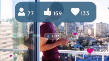 Birçok konuşma baloncuğunda dijital simgeler ve akıllı telefon kullanan erkeklere karşı artan sayıda ikonlar. Sosyal medya ağı ve teknoloji kavramı