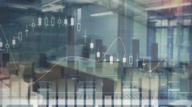 Depodaki taşıma bantlarındaki kutuların üzerinden finansal veri işleme animasyonu. küresel sevkiyat, dağıtım ve bağlantılar konsepti dijital olarak oluşturulmuş video.