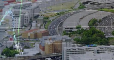 Şehir manzarası üzerinde finansal veri işleme animasyonu. küresel finansman, iş ve veri işleme kavramı dijital olarak oluşturulmuş video.
