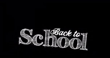 Siyah arkaplan üzerine okula dönüş metninin animasyonu. okul, eğitim ve öğrenim konsepti dijital olarak oluşturulmuş video.