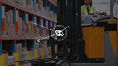 Depoda forklift kullanan beyaz erkek işçilere karşı dijital ikonlar ağı. lojistik ve ulaşım sektörü kavramı