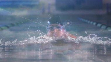 Yüzen kadın yüzücünün üzerindeki bağlantı ağının animasyonu. global spor, fitness ve veri işleme konsepti dijital olarak oluşturulmuş video.