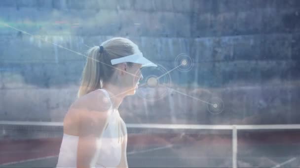 Animatie Van Het Netwerk Van Verbindingen Vrouwelijke Tennisspeler Tennisbaan Wereldwijd — Stockvideo