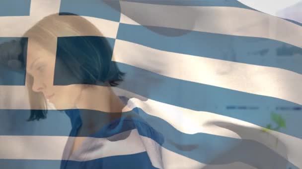 Digitale Zusammensetzung Der Griechischen Flagge Die Gegen Gestresste Kaukasierin Krankenhaus — Stockvideo