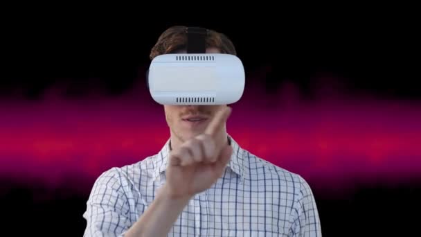 Animazione Dell Uomo Auricolare Con Interfaccia Virtuale Sorridente Sfondo Rosa — Video Stock