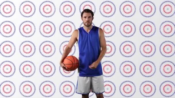Белый Баскетболист Держит Баскетбол Против Нескольких Звезд Вращающихся Кругах Спортивный — стоковое видео