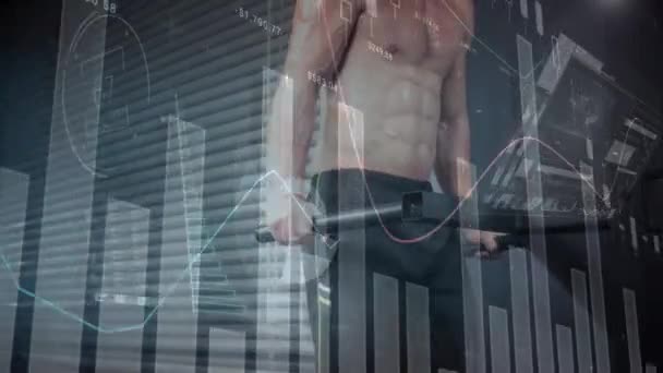 Animatie Van Gegevensverwerking Sterke Man Die Met Fitnesstoestellen Traint Sport — Stockvideo