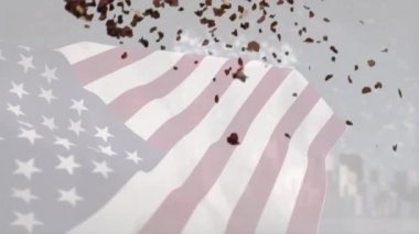 Amerikan bayrağının üzerine düşen konfetilerin dijital bileşimi havai fişeklere karşı. Amerikan bağımsızlık günü konsepti