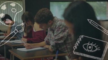 Üniversitede okuyan bir grup üniversite öğrencisine karşı çoklu sanat konsepti simgeleri. kolej ve eğitim konseptine dönüş