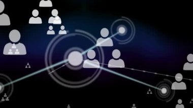 Siyah arkaplandaki bağlantı ağının canlandırılması. iletişim teknolojisi, veri paylaşımı ve dijital arayüz konsepti dijital olarak oluşturulmuş video.