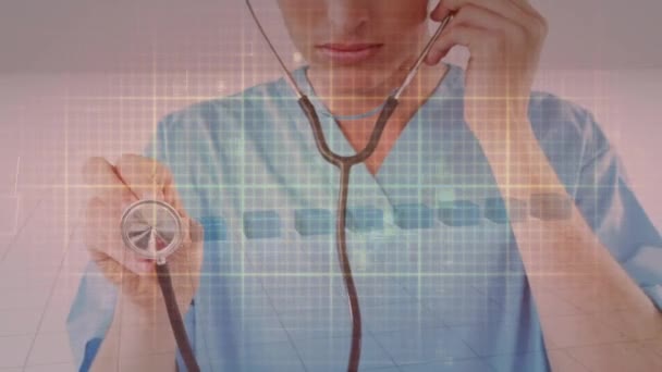Hastanede Steteskop Tutan Kadın Sağlık Çalışanı Hakkında Istatistiksel Tıbbi Veri — Stok video
