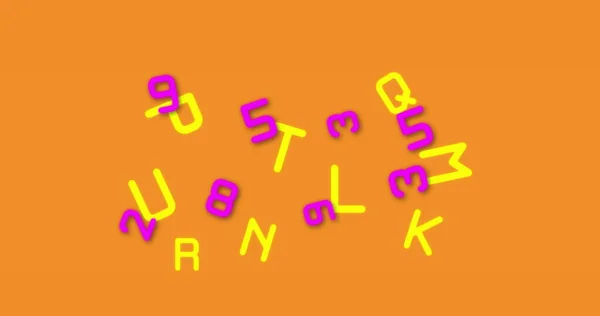 黄色の背景を背景に移動する複数の数字やアルファベットのデジタル画像 学校や教育の概念 — ストック写真