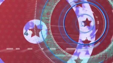 Dönen dairelerdeki yıldızlara karşı Bağımsızlık Günü yazılı afişi. Amerika 'nın bağımsızlık kutlamaları