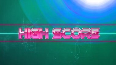 Pembe metalik metin yüksek skorunun animasyonu, neon çizgilerle, bilgisayar ana kartı ve ağı üzerinden. Video oyunu, eğlence ve dijital arayüz kavramı dijital olarak oluşturuldu.