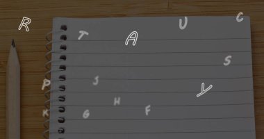 Not defteri ve kalem üzerinde değişen harflerin resmi. bilgi, eğitim ve öğrenme kavramı dijital olarak oluşturulmuş görüntü.