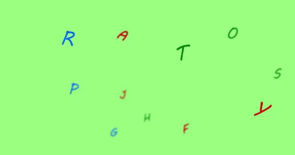 Digitales Bild Mehrerer Farbenfroher Englischer Alphabete Die Vor Grünem Hintergrund — Stockfoto
