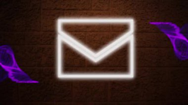 Tuğla duvara karşı neon mesaj ikonu üzerine mor dijital dalgaların dijital animasyonu. Sosyal medya ağı ve teknoloji kavramı