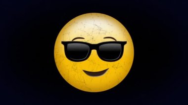 Siyah arka planda güneş gözlüğü emojisi takan yüzün üzerindeki bağlantı ağının dijital animasyonu. ifade ve iletişim kavramı