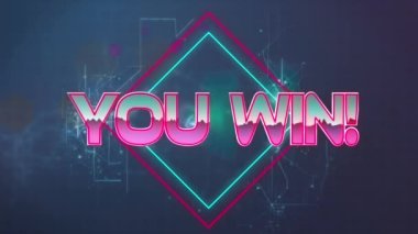 Neon hatları üzerinden kazandığınız pembe metalik metin animasyonu, anakart ve ağda ikonlarla birlikte. Video oyunu, eğlence ve dijital arayüz kavramı dijital olarak oluşturuldu.