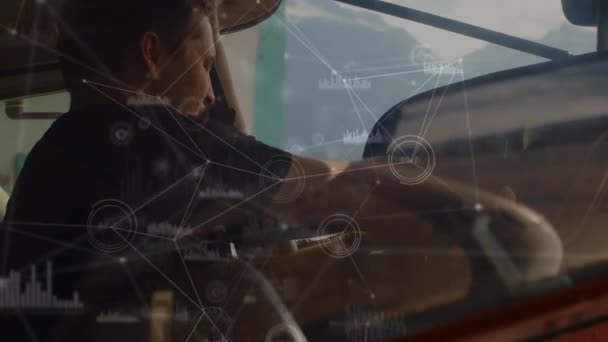 针对坐在私人飞机上的高加索飞行员的连接和数据处理网络 航空和飞行旅行概念 — 图库视频影像