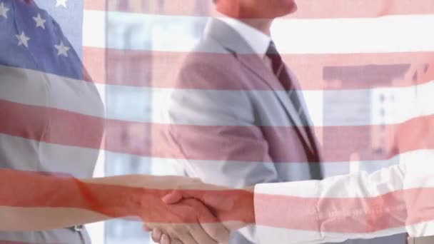 Waving American Flag Mid Section Businessman Businesswoman Shaking Hands American — Stock Video