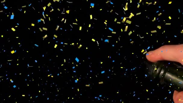Confetti Caindo Meio Seção Pessoa Abrindo Uma Garrafa Champanhe Contra — Vídeo de Stock