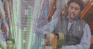 Depoda çalışan insanların veri işleme animasyonları. küresel sevkiyat, dağıtım ve bağlantılar konsepti dijital olarak oluşturulmuş video.