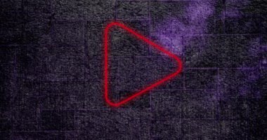 Titreyen neon ışıklarının animasyonu sosyal medyanın tuğla duvarda canlandırdığı bir simge. Sosyal medya ve iletişim konsepti dijital olarak oluşturulmuş video.