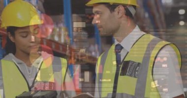 Depoda çalışan insanların veri işleme animasyonları. küresel sevkiyat, dağıtım ve bağlantılar konsepti dijital olarak oluşturulmuş video.