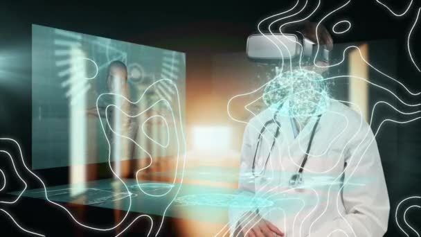 Vrヘッドセットを身に着けているデータ処理と男性医師と画面上の白い線のアニメーション 世界中の科学 データ処理 デジタルインターフェースの概念がデジタルで生成されたビデオ — ストック動画