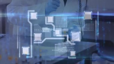 Laboratuvardaki kadın bilim adamı üzerinden bağlantı ve veri işleme ağının animasyonu. küresel bilim, veri işleme ve dijital arayüz kavramı dijital olarak oluşturulmuş video.