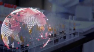 Laboratuvardaki kadın bilim adamı üzerinde bağlantıları olan dünyanın animasyonu. küresel bilim, veri işleme ve dijital arayüz kavramı dijital olarak oluşturulmuş video.