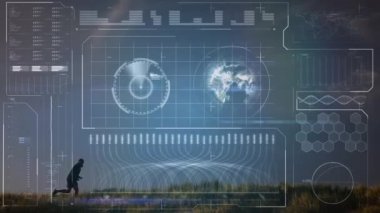 Formda adam çalıştırma üzerine veri işleme animasyonu. küresel bağlantılar, spor, fitness ve veri işleme konsepti dijital olarak oluşturulmuş video.