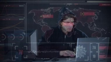 Bilgisayar korsanının veri işleme animasyonu. Çevrimiçi güvenlik, siber suç ve veri işleme kavramı dijital olarak oluşturulmuş video.