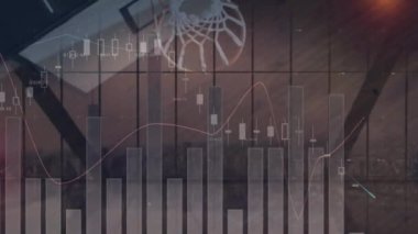 Basketbolcular üzerinde veri ve istatistik işleme animasyonu. global spor, dijital arayüz ve veri işleme kavramı dijital olarak oluşturulmuş video.
