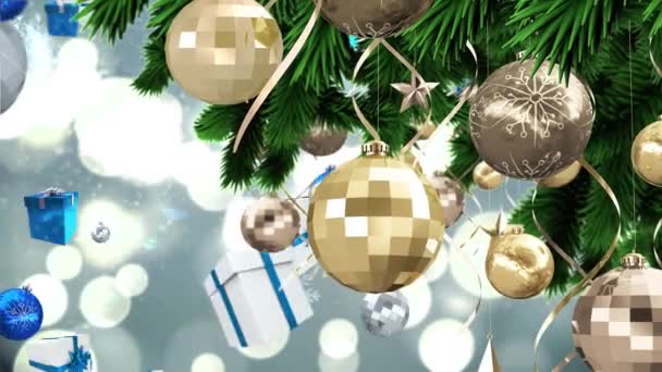 用礼物和雪花装饰着圣诞树和金黄色的灌木 圣诞节 冬季节日问候和数字制作的视频庆祝概念 — 图库视频影像