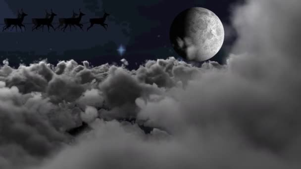 Animation Von Weihnachtsmännern Schlitten Mit Rentieren Über Wolken Und Mond — Stockvideo