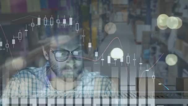 Animatie Van Statistische Verwerking Mens Met Behulp Van Computer Kartonnen — Stockvideo